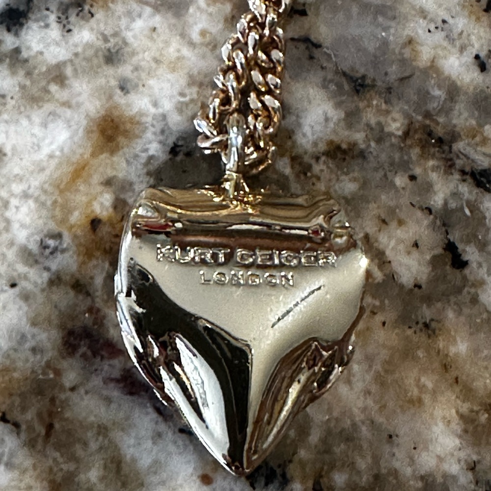 Kurt Geiger White Enamel & Gold Shell Pendant Necklace - Picture 7 of 9